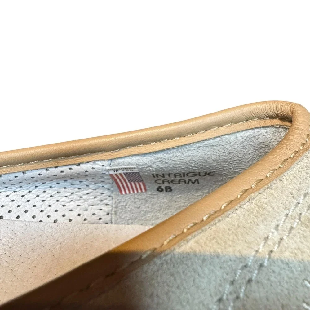 Earth Shoes Womens Size 6B Cream Beige Intrigue Leather Mary Jane Comfort‎ Flats